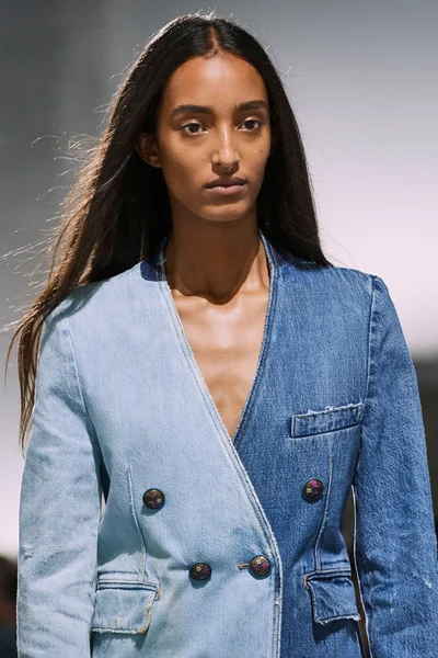 Look 75